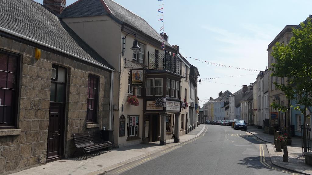 Kings Arms Hotel Penryn Extérieur photo